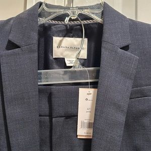 Banana Republic Size 4 Petite Navy Suit